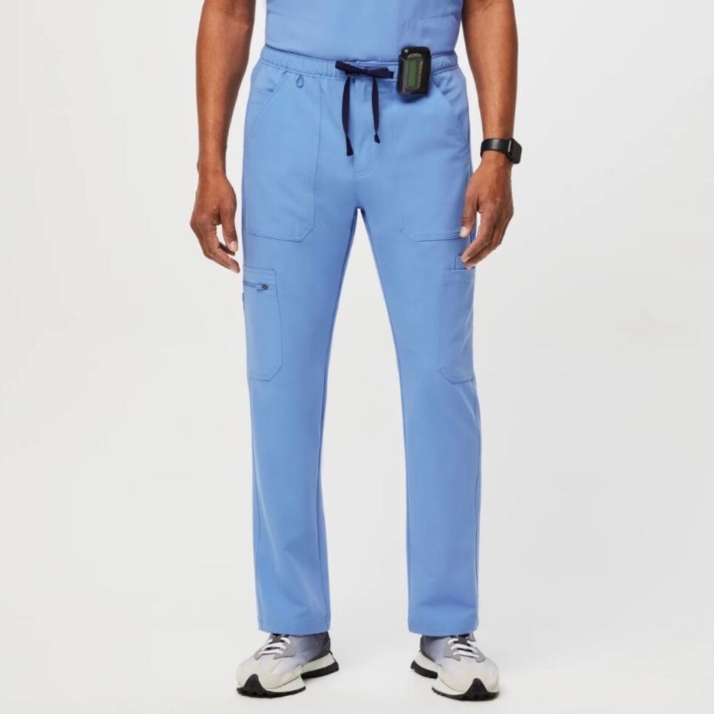 Figs Men's Cairo Cargo Scrub Pants in Ceil Blue
